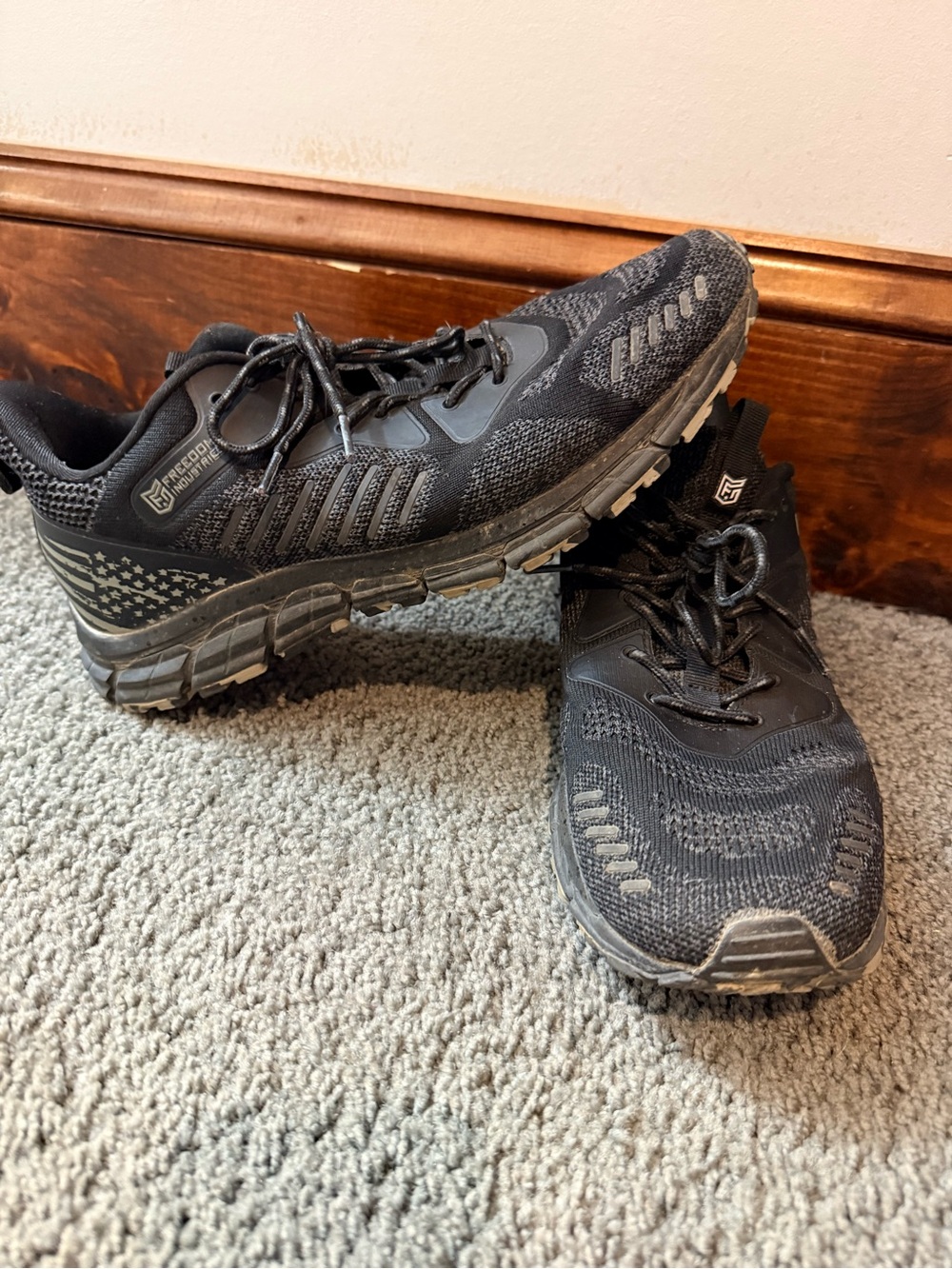 Men's Black Athletic Trail Running Shoes - Breathable Support